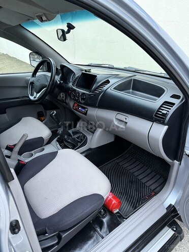 Mitsubishi L200 2010, 198,500 km - 2.5 l - Bakı
