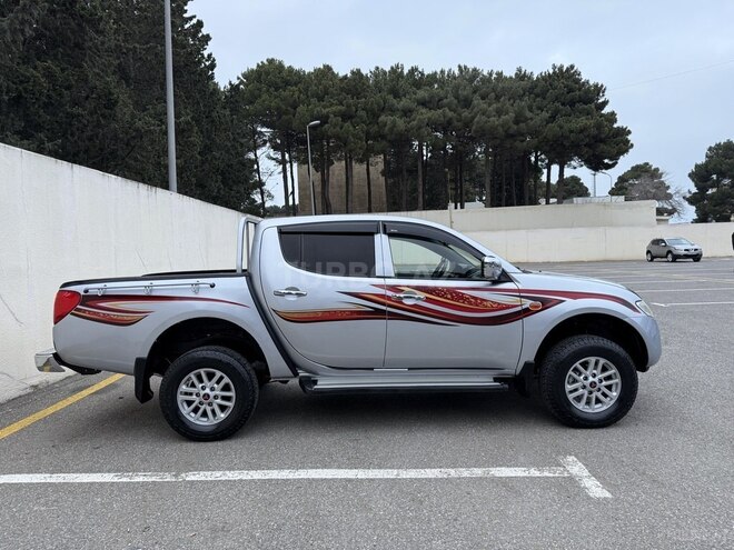 Mitsubishi L200 2010, 198,500 km - 2.5 l - Bakı
