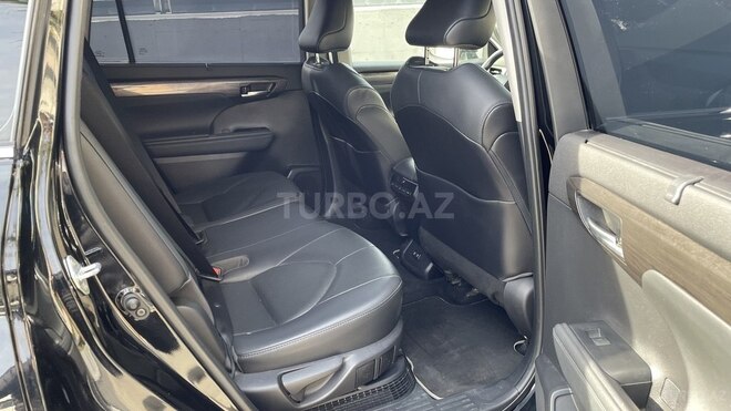 Toyota Highlander-12