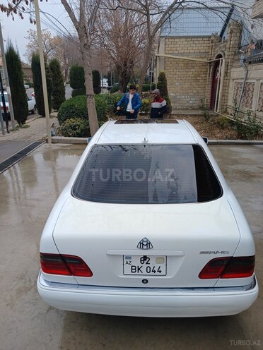 Mercedes E 240 1999, 315,000 km - 2.4 l - Bakı