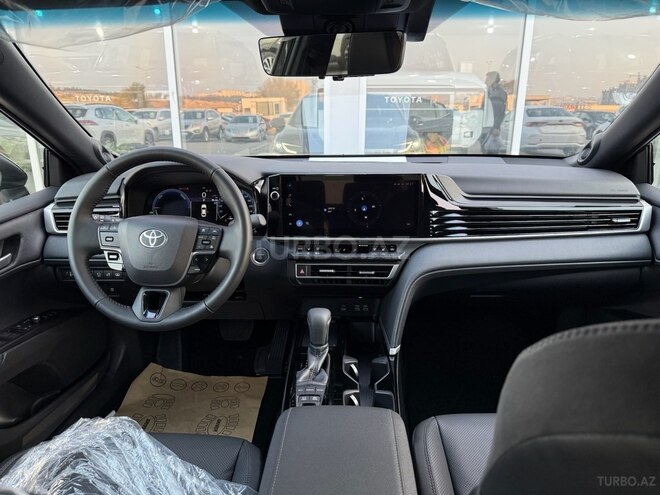 Toyota Camry-15