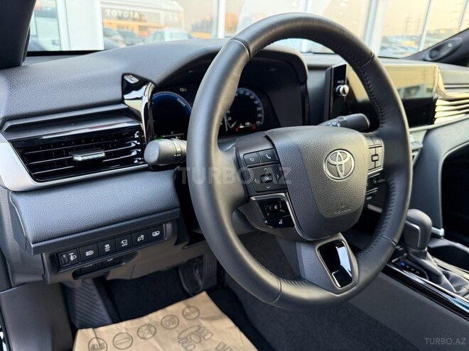 Toyota Camry-11