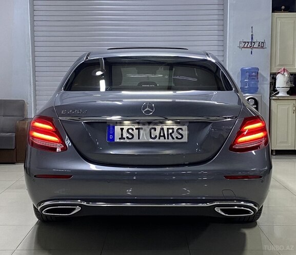 Mercedes E 220 d-9