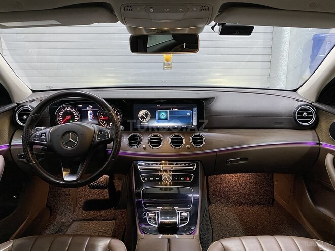 Mercedes E 220 d-15