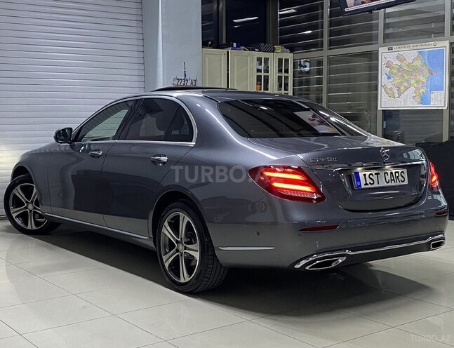 Mercedes E 220 d-12