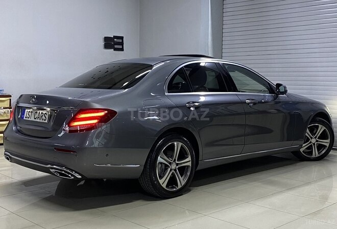Mercedes E 220 d-13