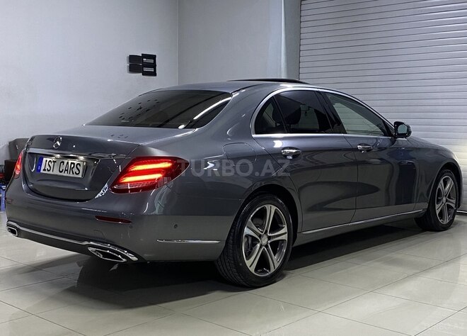 Mercedes E 220 d-11
