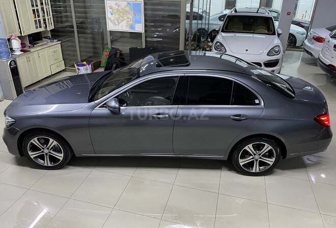 Mercedes E 220 d-8