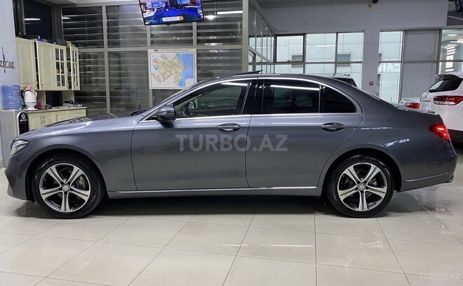 Mercedes E 220 d-7
