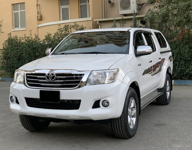 Toyota Hilux 2013, 179,685 km - 2.5 l - Bakı