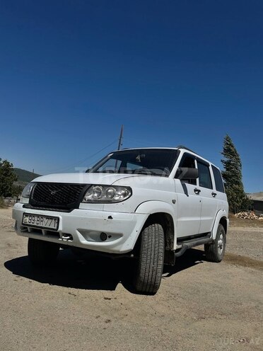 UAZ Patriot-1