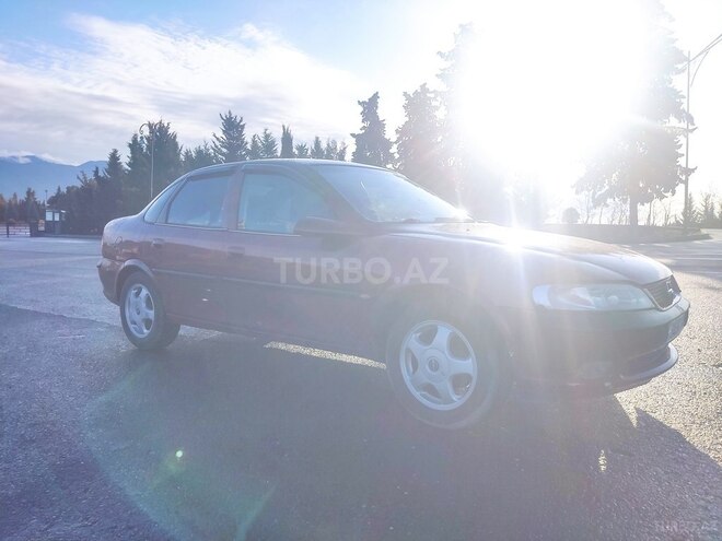 Opel Vectra 1996, 257,000 km - 1.6 l - Qax