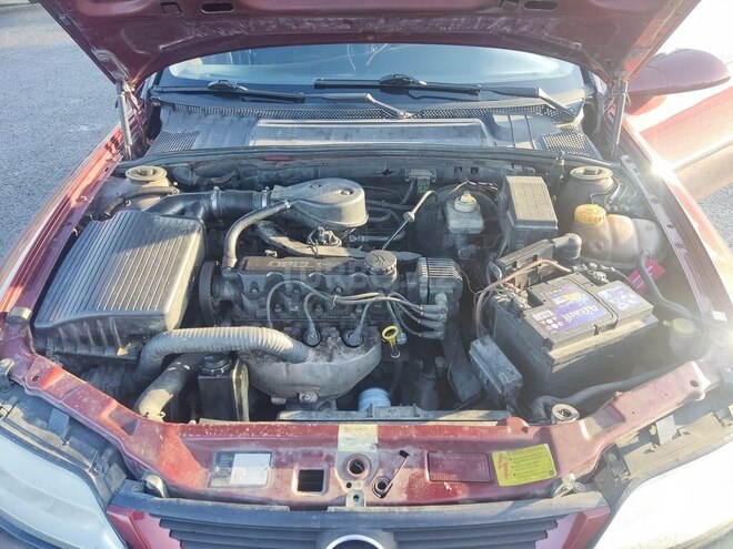 Opel Vectra 1996, 257,000 km - 1.6 l - Qax