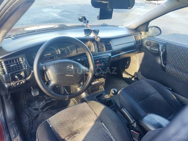 Opel Vectra 1996, 257,000 km - 1.6 l - Qax