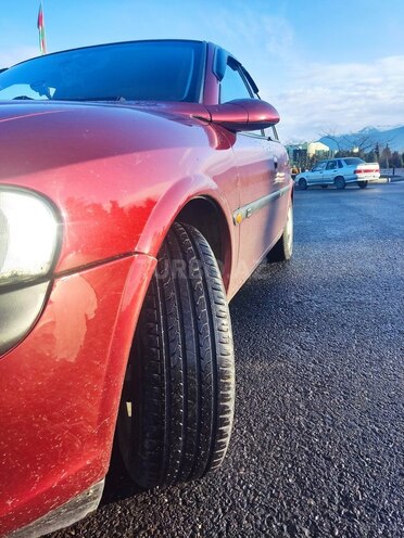 Opel Vectra 1996, 257,000 km - 1.6 l - Qax