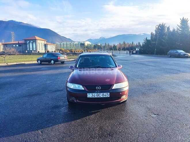 Opel Vectra 1996, 257,000 km - 1.6 l - Qax