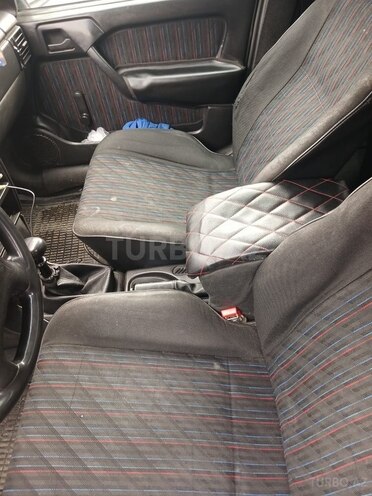 Opel Vectra 1994, 245,700 km - 1.6 l - Qax