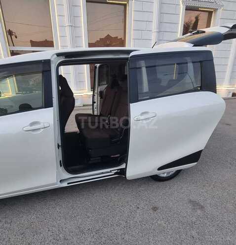 Toyota Sienta 2016, 57,000 km - 1.5 l - Bakı