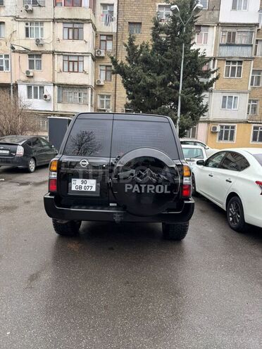 Nissan Patrol 2006, 276,000 km - 4.8 l - Bakı