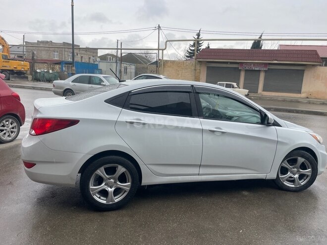Hyundai Accent 2017, 136,700 km - 1.6 l - Bakı