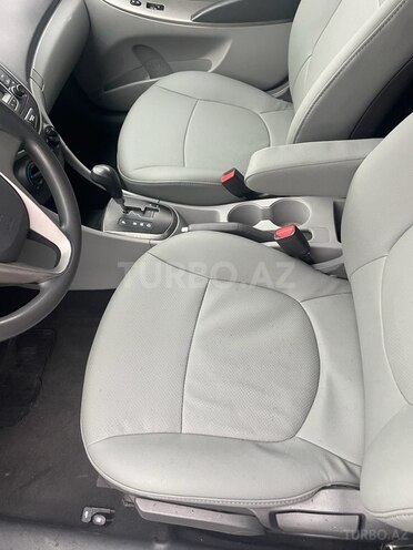 Hyundai Accent 2017, 136,700 km - 1.6 l - Bakı