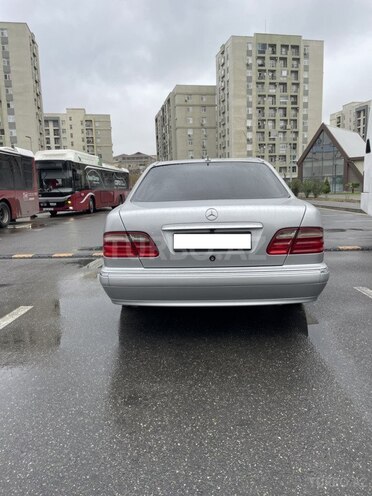 Mercedes E 270 2000, 279,600 km - 2.7 l - Bakı