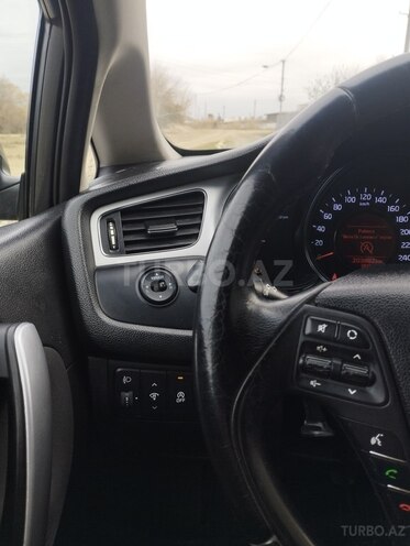Kia Ceed 2014, 203,800 km - 1.4 l - Salyan