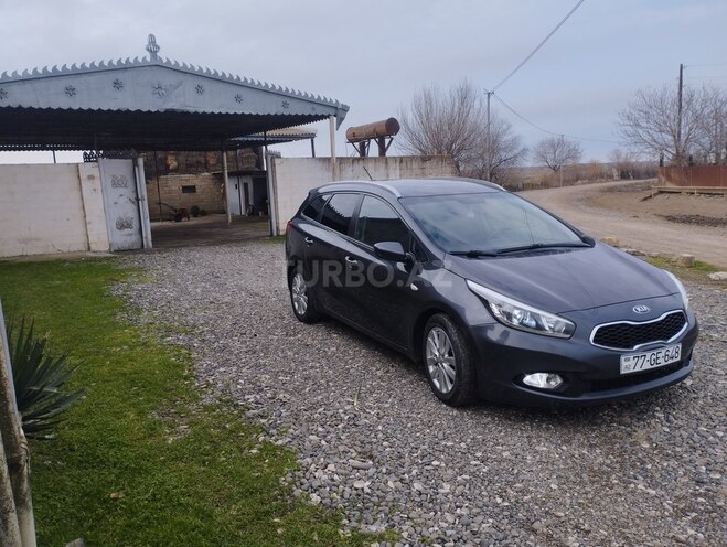 Kia Ceed 2014, 203,800 km - 1.4 l - Salyan