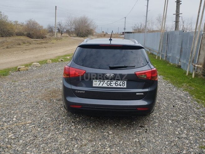 Kia Ceed 2014, 203,800 km - 1.4 l - Salyan