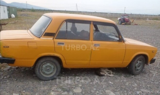 LADA (VAZ) 2105 1981, 300,000 km - 1.6 л - Qax