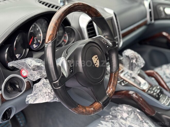 Porsche Cayenne Turbo 2011, 165,000 km - 4.8 l - Bakı