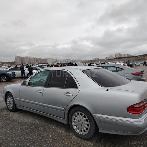 Mercedes E 280 2002, 527,000 km - 2.8 l - Bakı