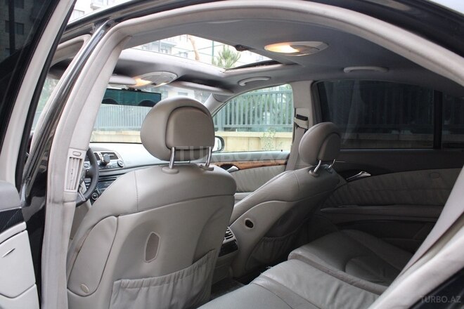 Mercedes E 320 2002, 267,000 km - 3.2 л - Bakı