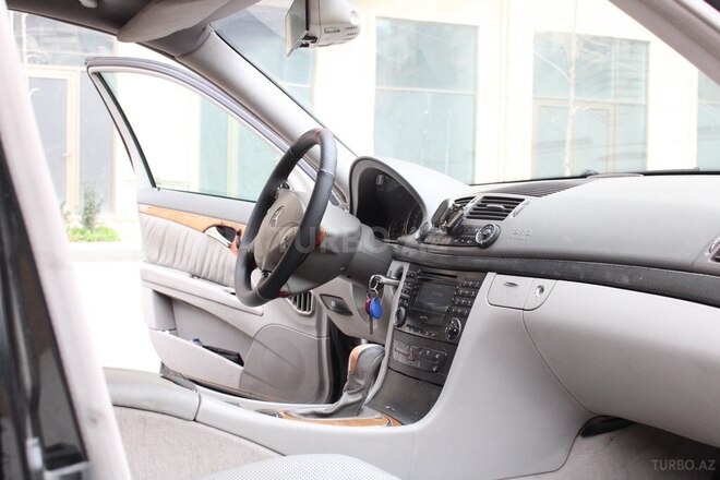 Mercedes E 320 2002, 267,000 km - 3.2 л - Bakı