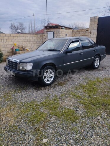 Mercedes E 200 1990, 150,000 km - 2.0 l - Beyləqan