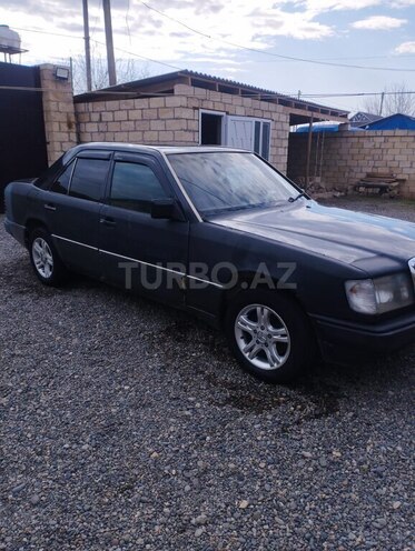 Mercedes E 200 1990, 150,000 km - 2.0 l - Beyləqan