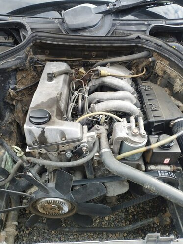 Mercedes E 200 1990, 150,000 km - 2.0 l - Beyləqan