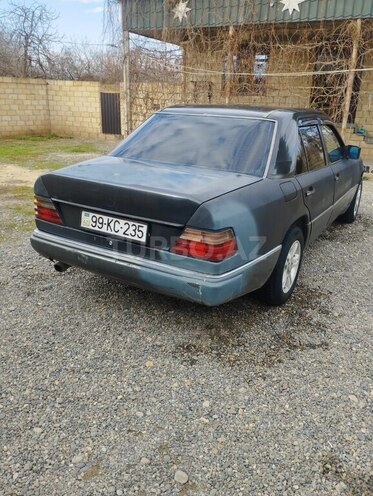 Mercedes E 200 1990, 150,000 km - 2.0 l - Beyləqan