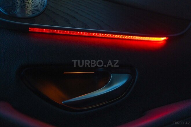 Mercedes GLC 300 4MATIC 2018, 155,000 km - 2.0 l - Bakı