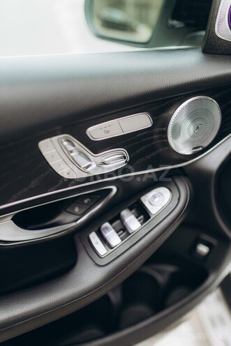Mercedes GLC 300-14