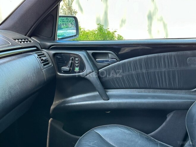Mercedes E 240 1999, 180,000 km - 2.4 l - Bakı