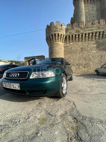 Audi A4 1995, 275,000 km - 1.8 l - Bakı