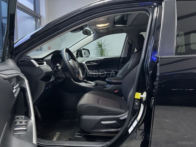 Toyota RAV4-14