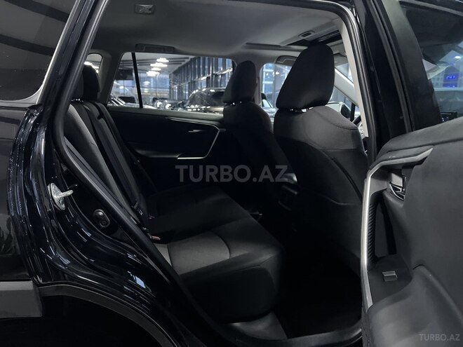 Toyota RAV4-12