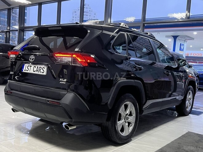 Toyota RAV4-9