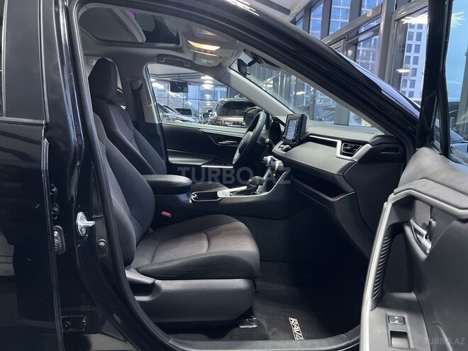 Toyota RAV4-11