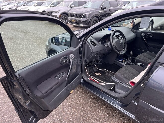 Renault Megane-12