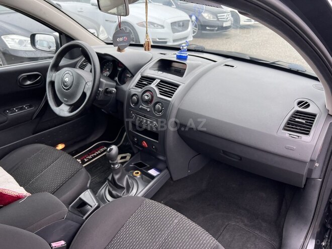 Renault Megane-13
