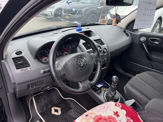 Renault Megane-10