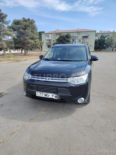 Mitsubishi Outlander 2014, 200,000 km - 2.0 l - Bakı